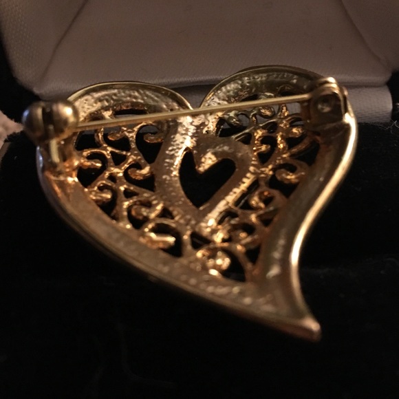 Heart brooch - Picture 2 of 3